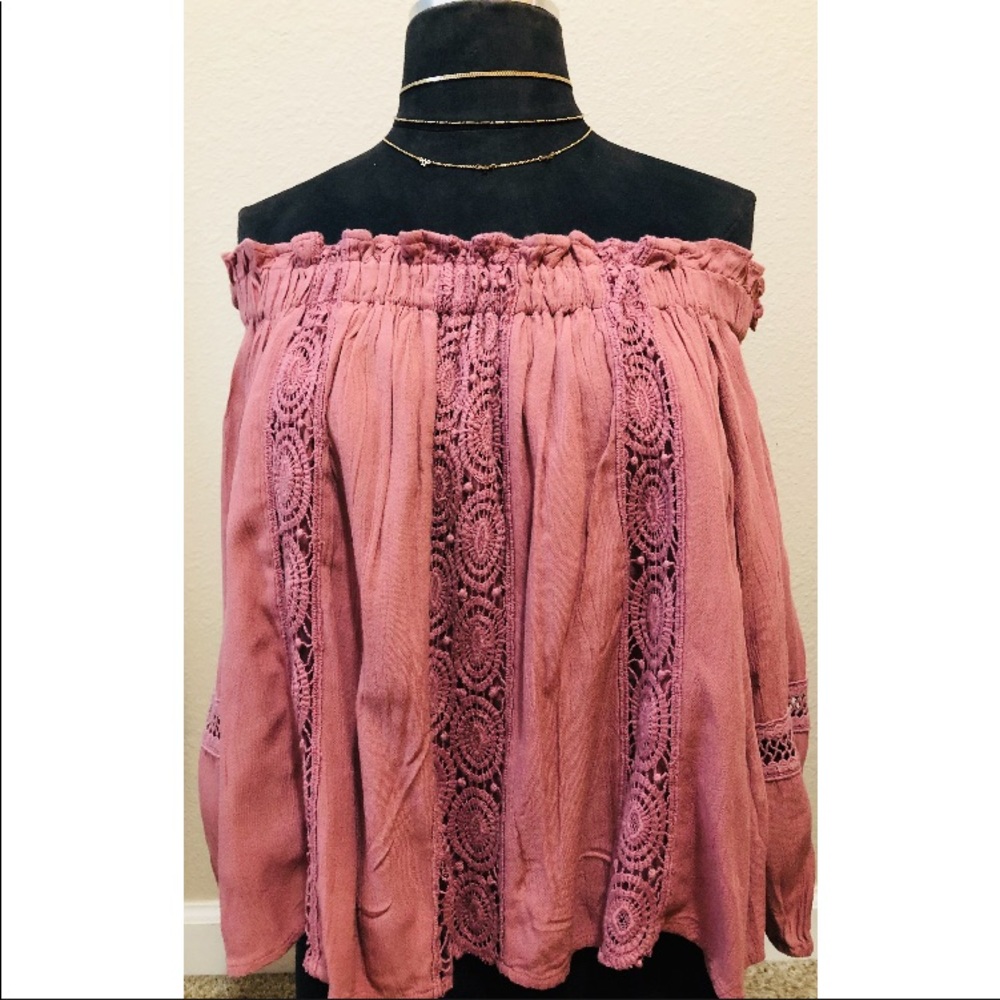 American Eagle off the shoulder top